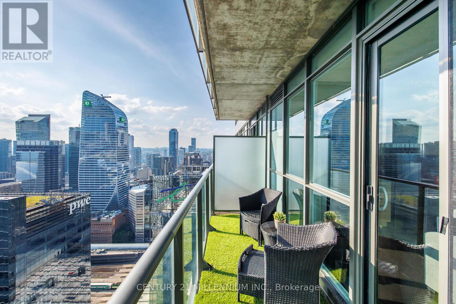 4503 - 65 Bremner Boulevard W, Toronto (Waterfront Communities), Ontario  M5J 0A7 - Photo 11 - C12287737