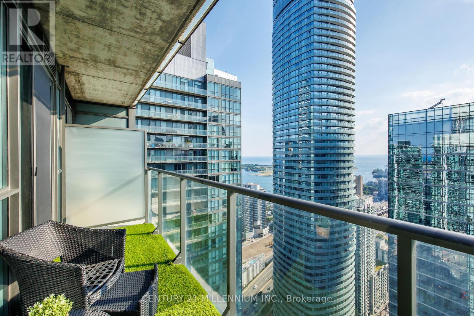 4503 - 65 Bremner Boulevard W, Toronto (Waterfront Communities), Ontario  M5J 0A7 - Photo 12 - C12287737
