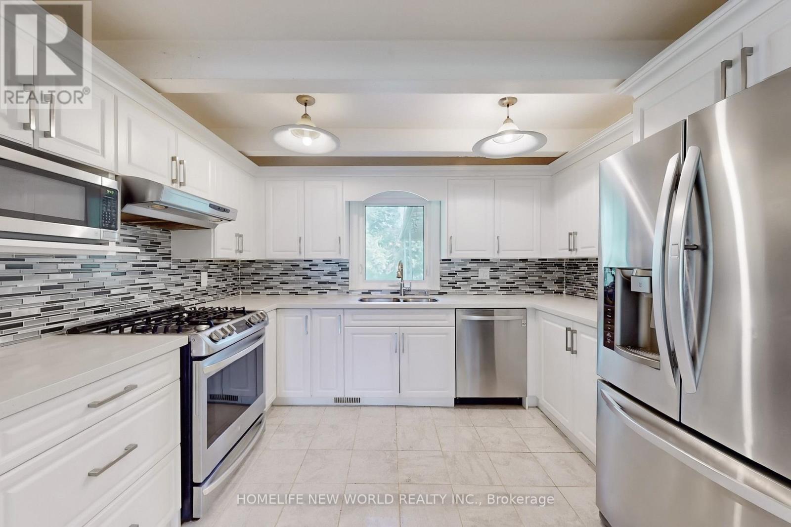 66 Farr Avenue, East Gwillimbury, Ontario  L0G 1V0 - Photo 17 - N12281562