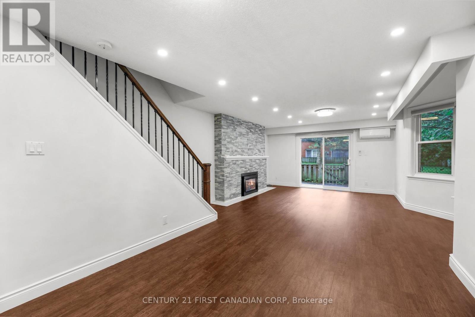 Property at 36 - 19 ARBOUR GLEN CRESCENT image 3