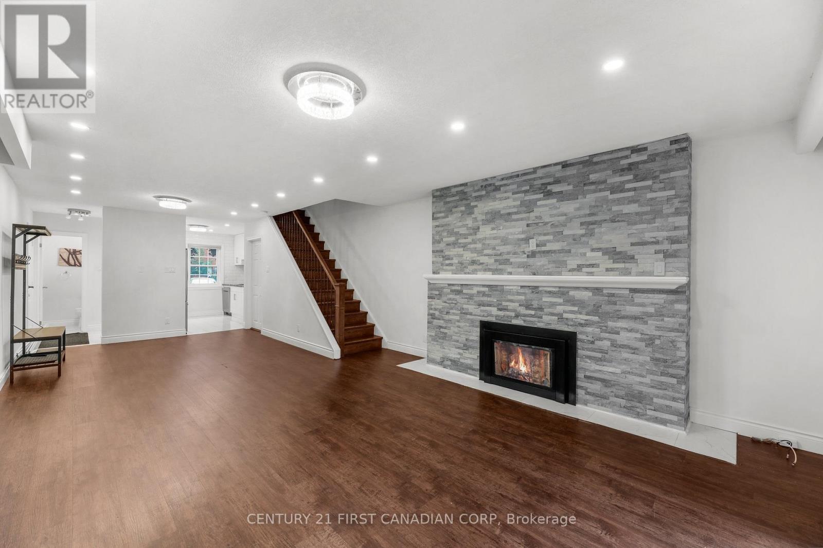 Property at 36 - 19 ARBOUR GLEN CRESCENT image 4