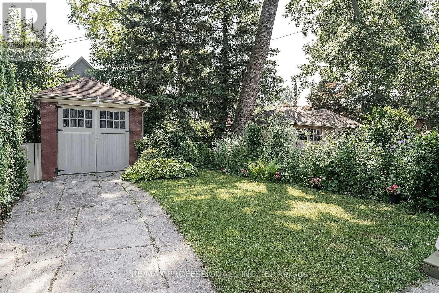 377 Armadale Avenue, Toronto, Ontario  M6S 3X7 - Photo 27 - W12213281