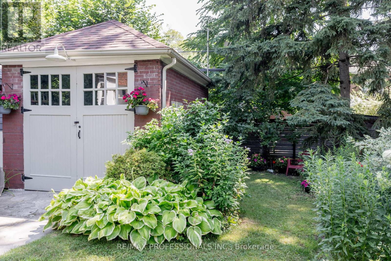 377 Armadale Avenue, Toronto, Ontario  M6S 3X7 - Photo 28 - W12213281