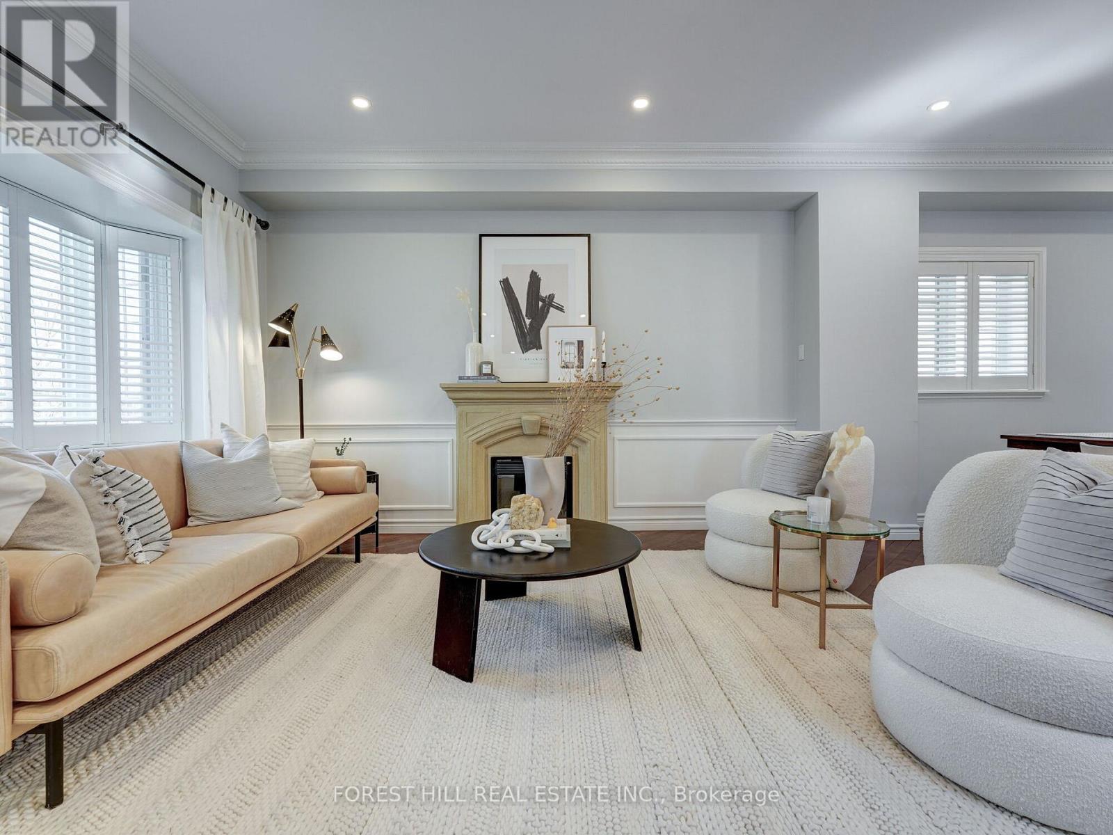 Property at 33 ROTHSAY AVENUE E image 3