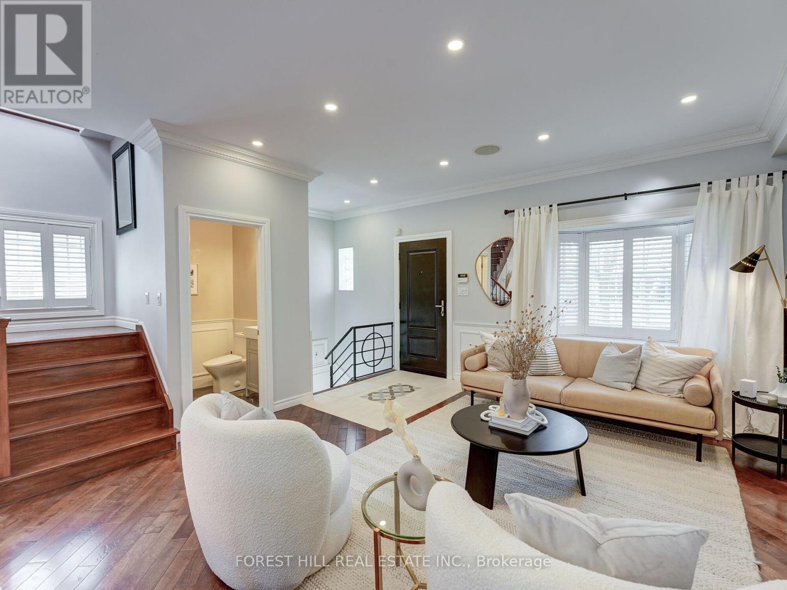 Property at 33 ROTHSAY AVENUE E image 4