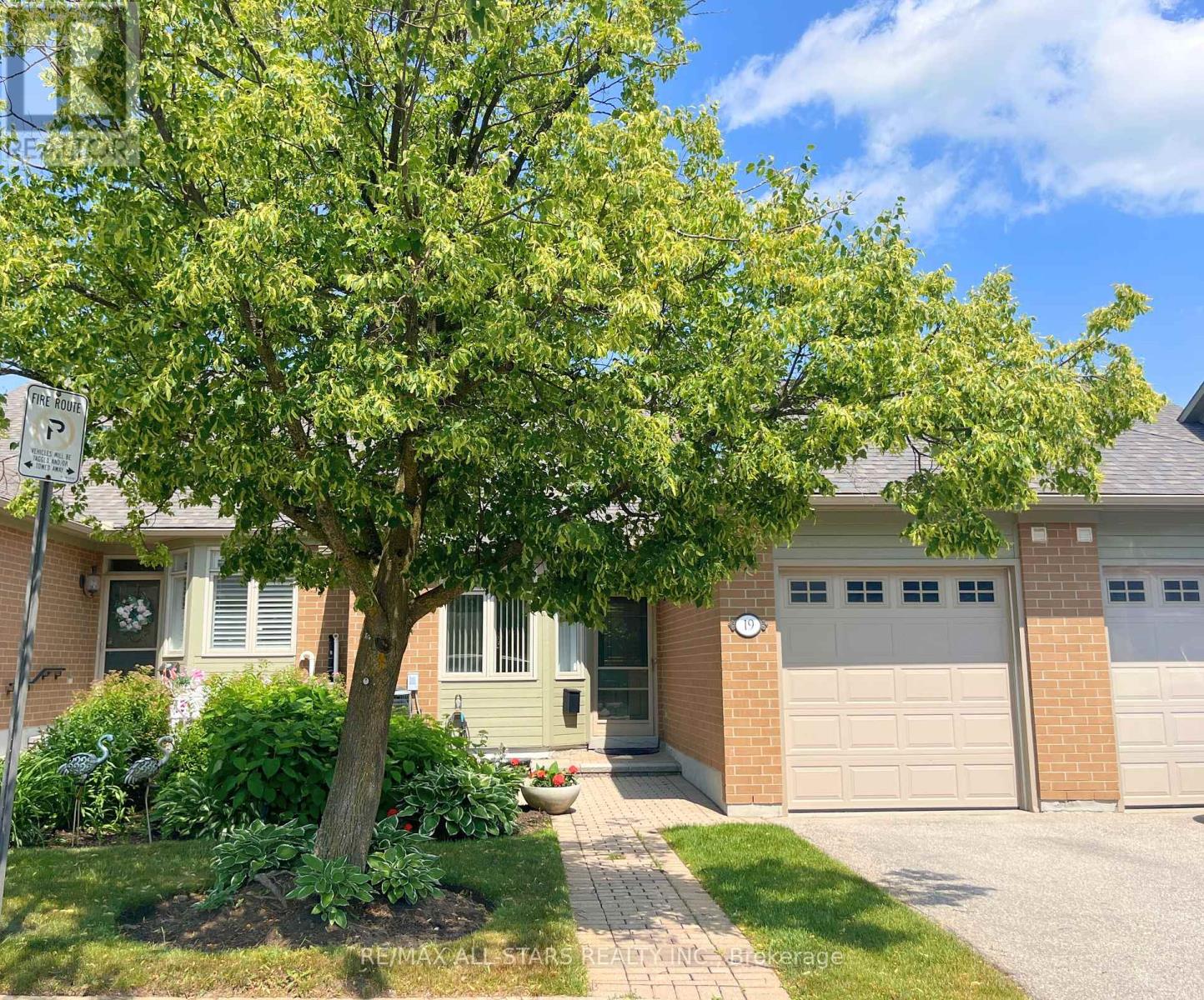 Property at 19 CHRISTINA FALLS WAY image 1