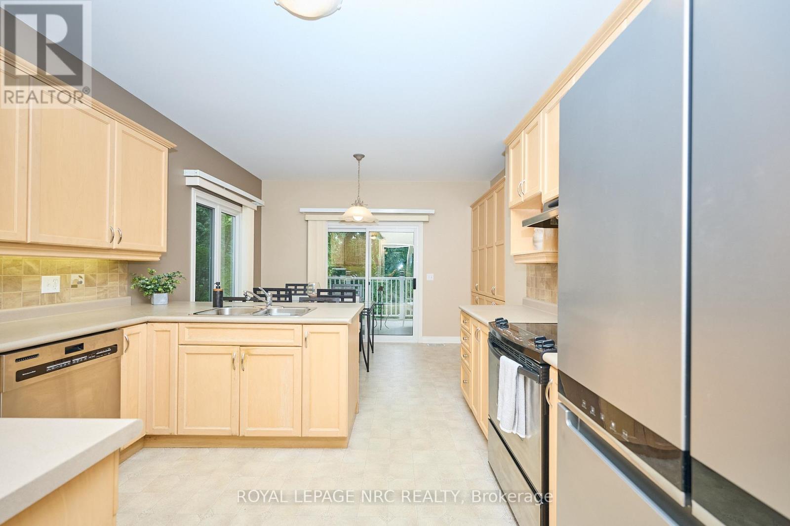 3393 Stanton Court, Lincoln (Lincoln-Jordan/vineland), Ontario  L0R 2E0 - Photo 12 - X12283849