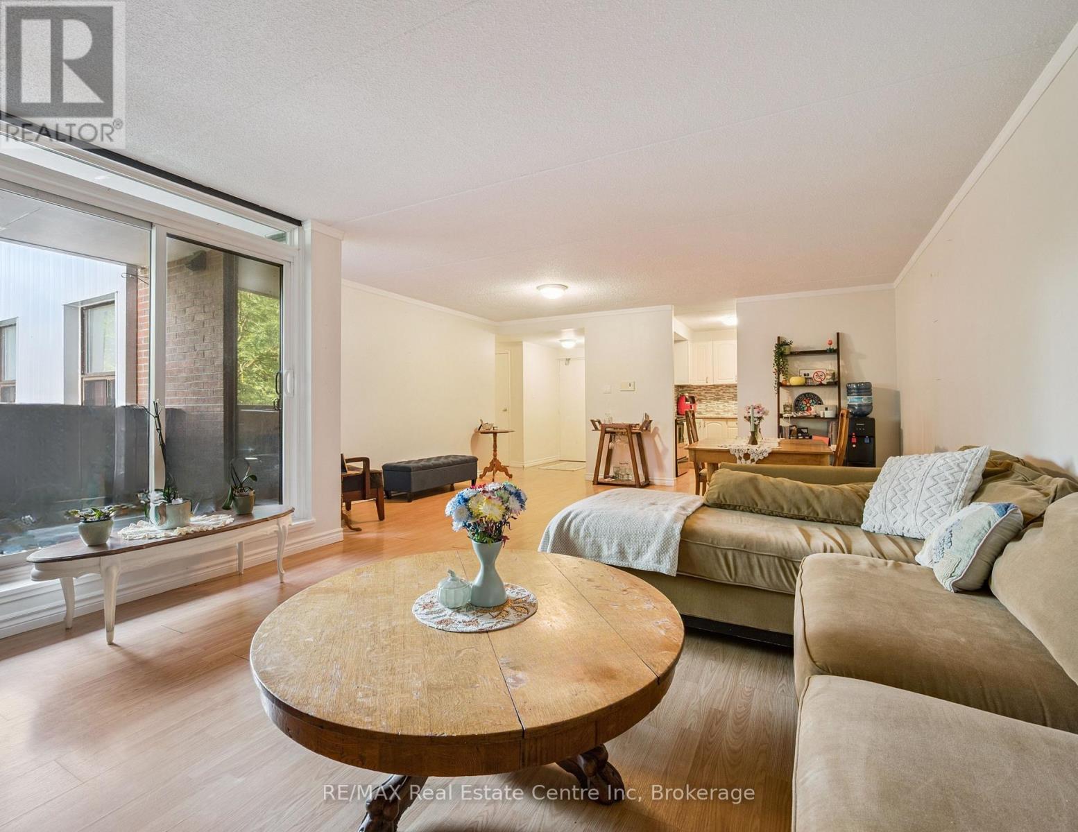 Property at 310 - 65 SILVERCREEK PARKWAY N image 3