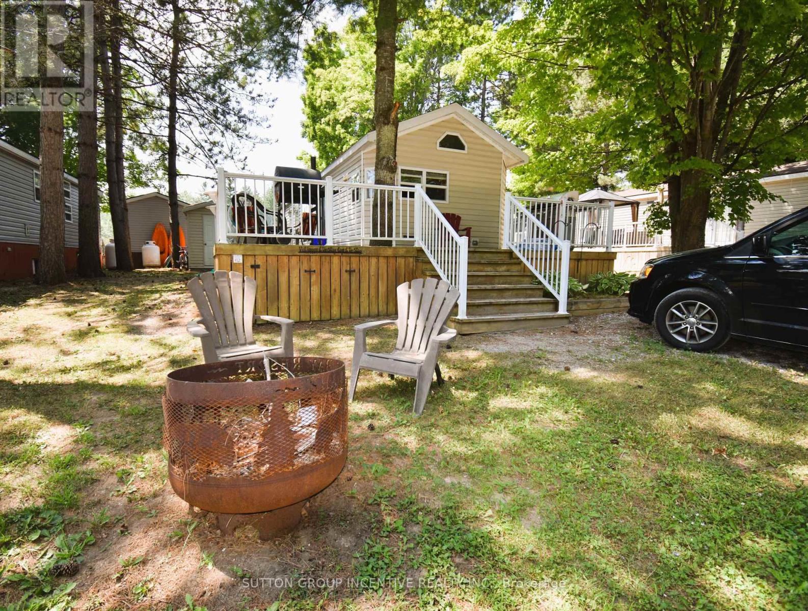 62 - 1082 Shamrock Marina Road, Gravenhurst, Ontario  P0E 1N0 - Photo 2 - X12287815