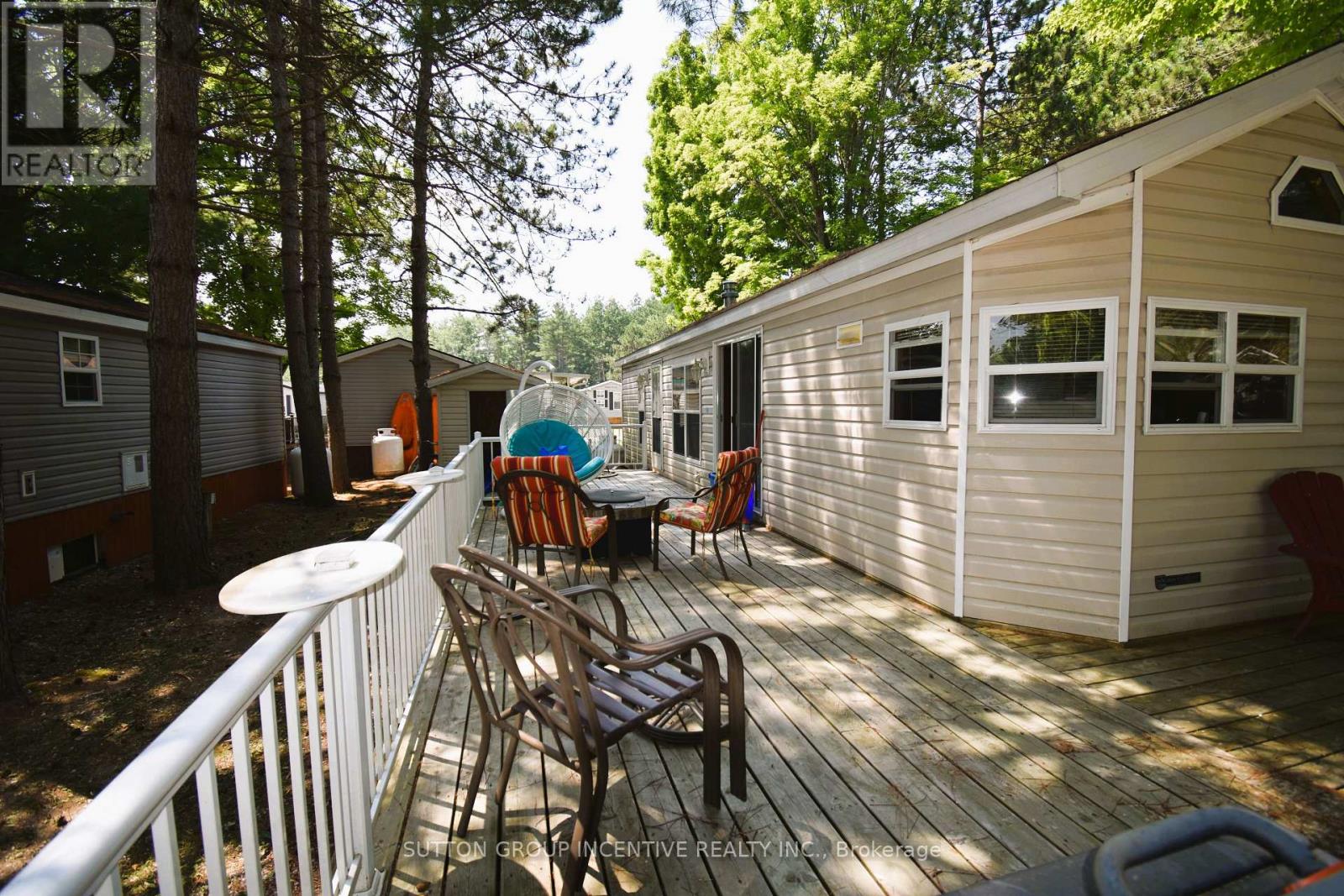 62 - 1082 Shamrock Marina Road, Gravenhurst, Ontario  P0E 1N0 - Photo 4 - X12287815