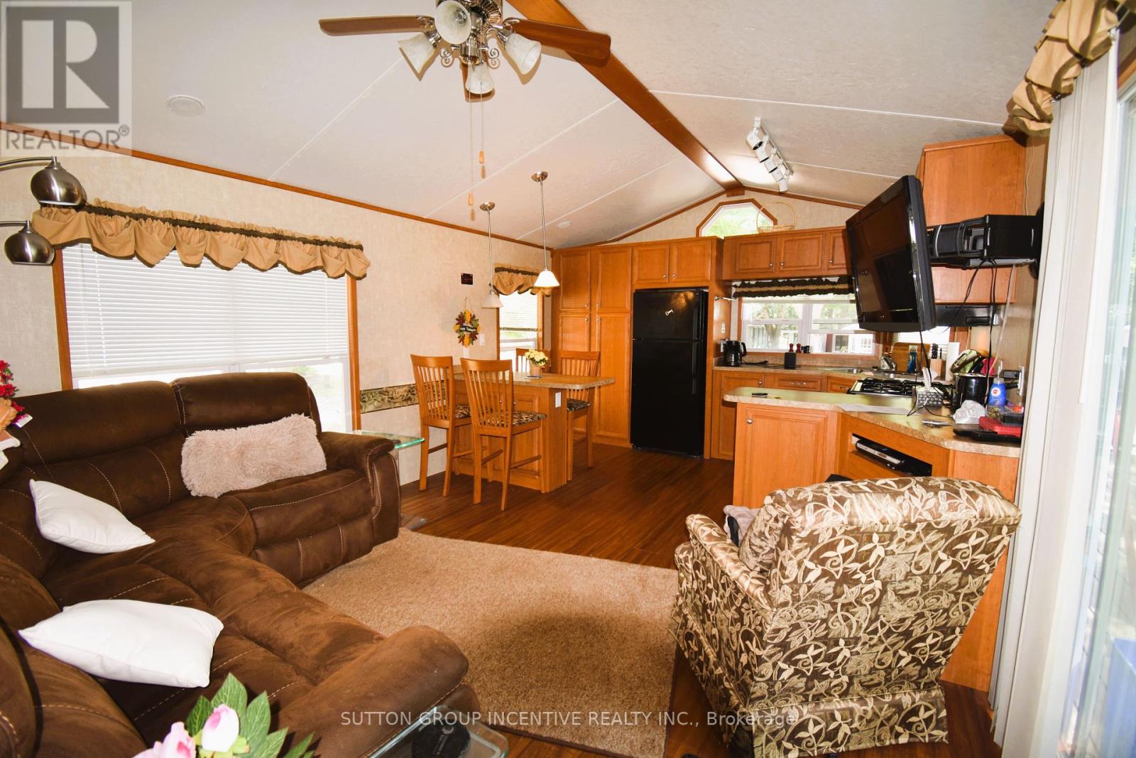 62 - 1082 Shamrock Marina Road, Gravenhurst, Ontario  P0E 1N0 - Photo 8 - X12287815