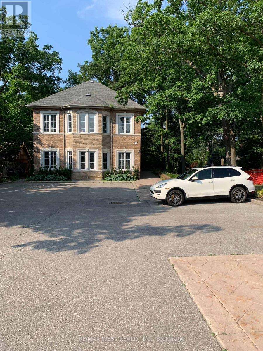 100 - 1470 Hurontario Street, Mississauga, Ontario  L5G 3H4 - Photo 2 - W12287791