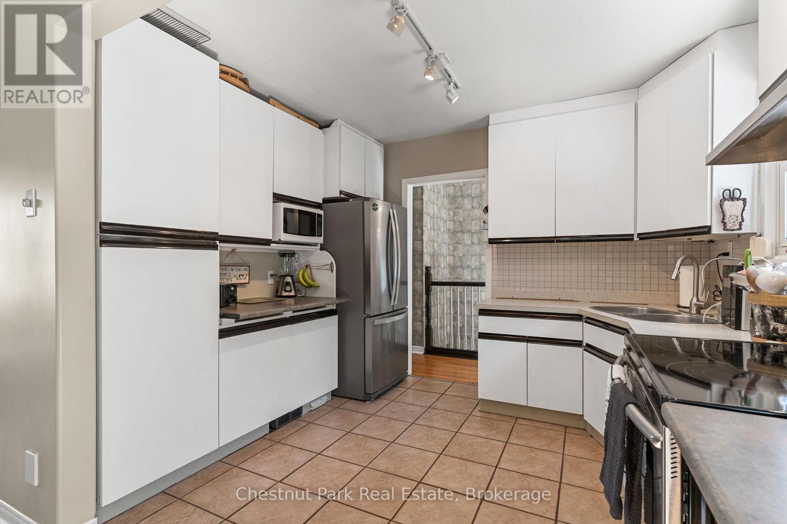 31 Saunders Street, Collingwood, Ontario  L9Y 0G3 - Photo 14 - S12180823