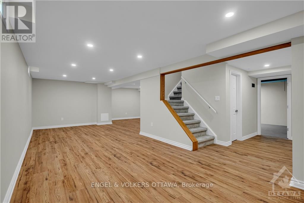 2177 Lenester Avenue, Ottawa, Ontario  K2A 4A9 - Photo 24 - X12288020