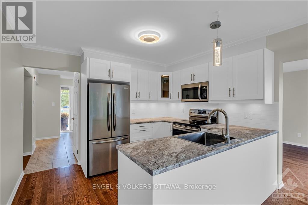 2177 Lenester Avenue, Ottawa, Ontario  K2A 4A9 - Photo 8 - X12288020