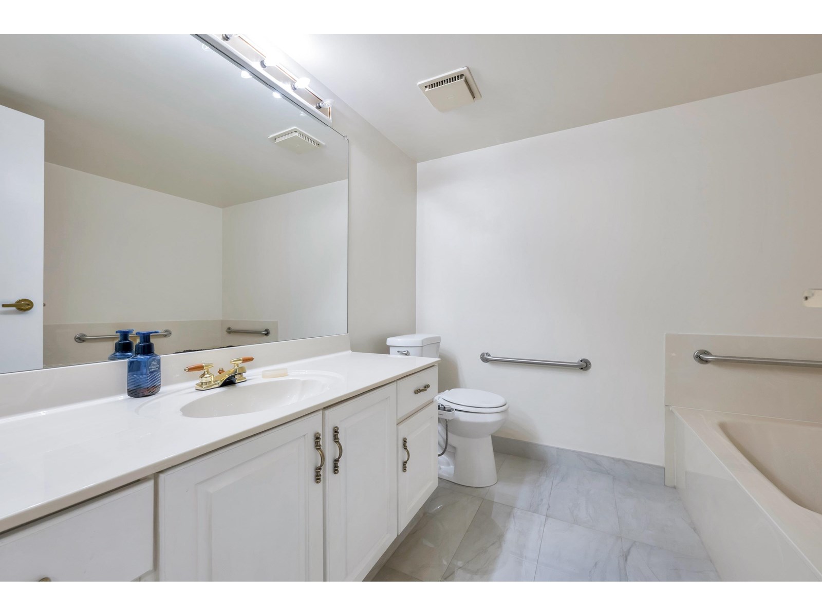 111 15153 98 Avenue, Surrey, British Columbia  V3R 9M8 - Photo 22 - R3027129