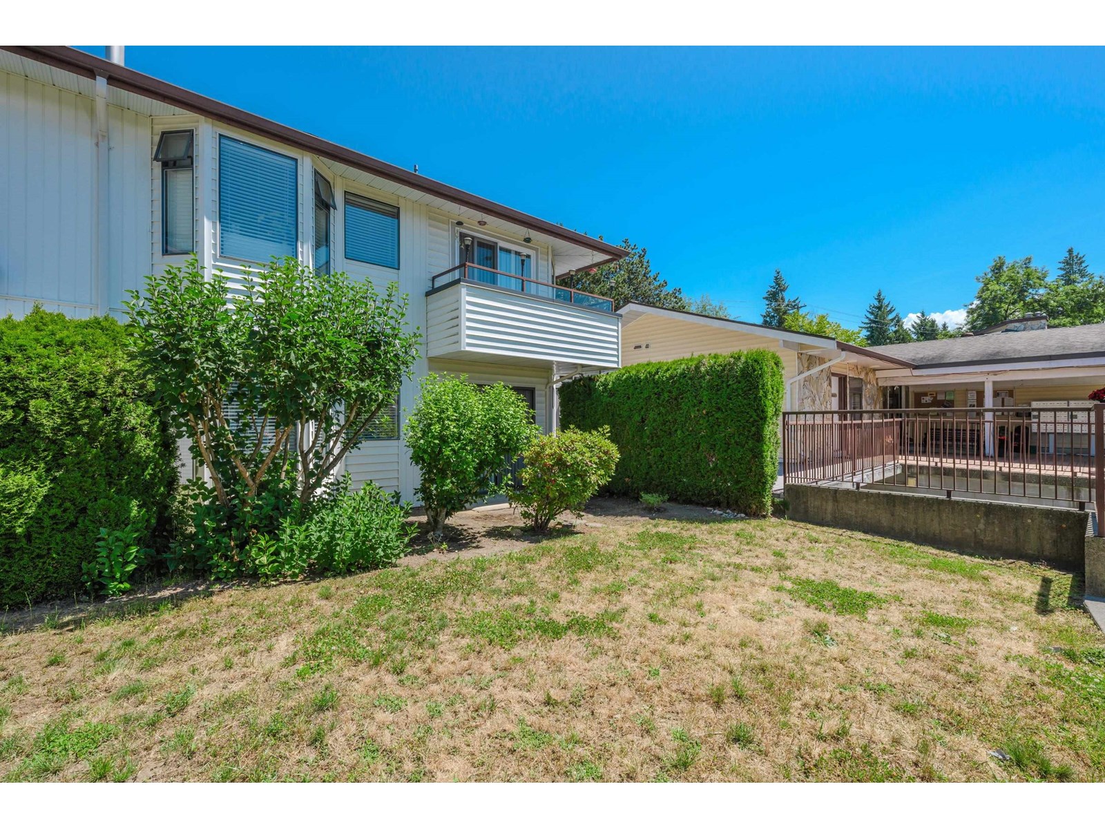 111 15153 98 Avenue, Surrey, British Columbia  V3R 9M8 - Photo 2 - R3027129