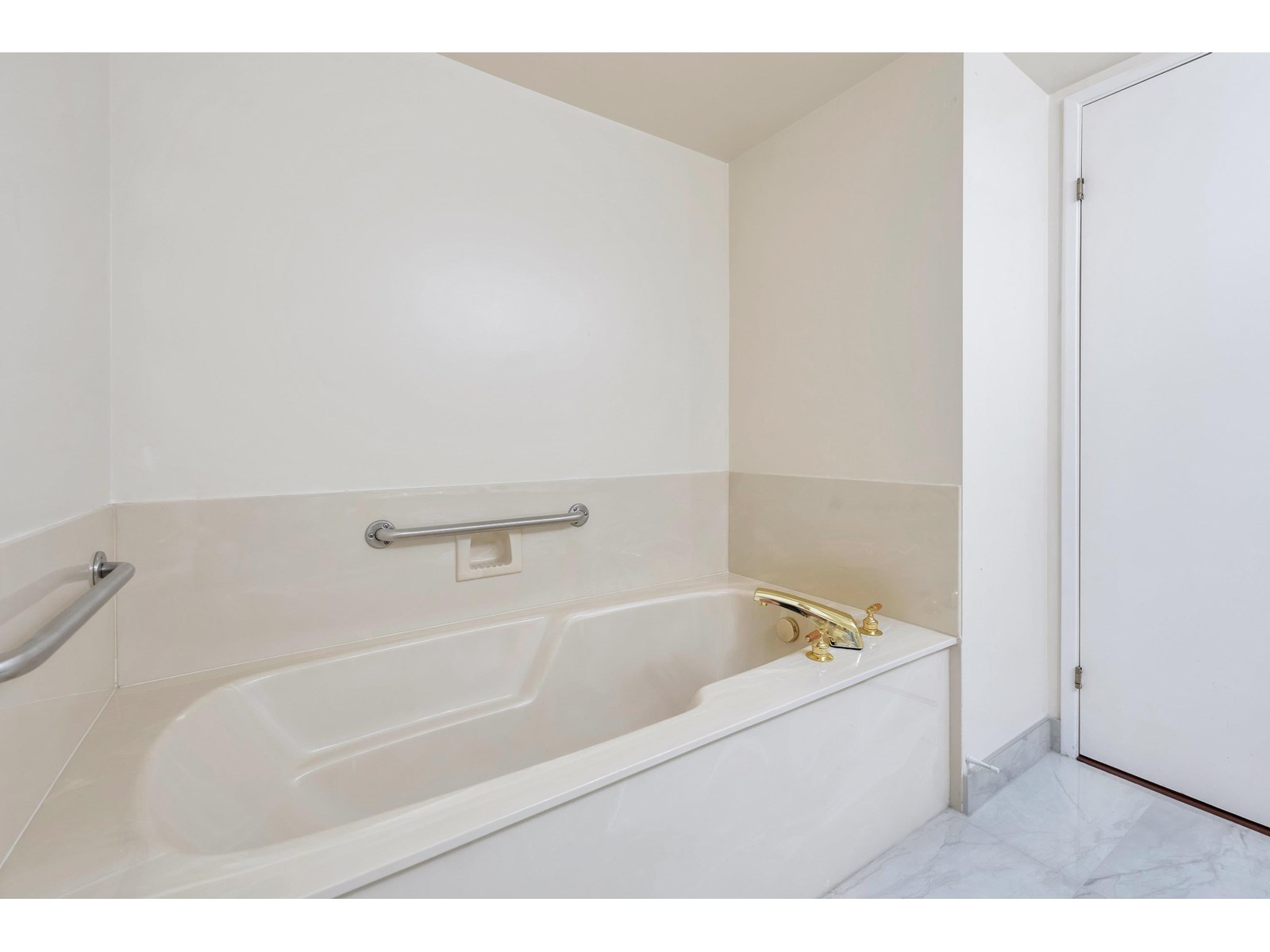 111 15153 98 Avenue, Surrey, British Columbia  V3R 9M8 - Photo 23 - R3027129