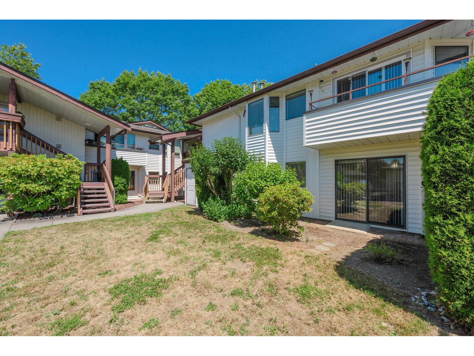 111 15153 98 Avenue, Surrey, British Columbia  V3R 9M8 - Photo 3 - R3027129