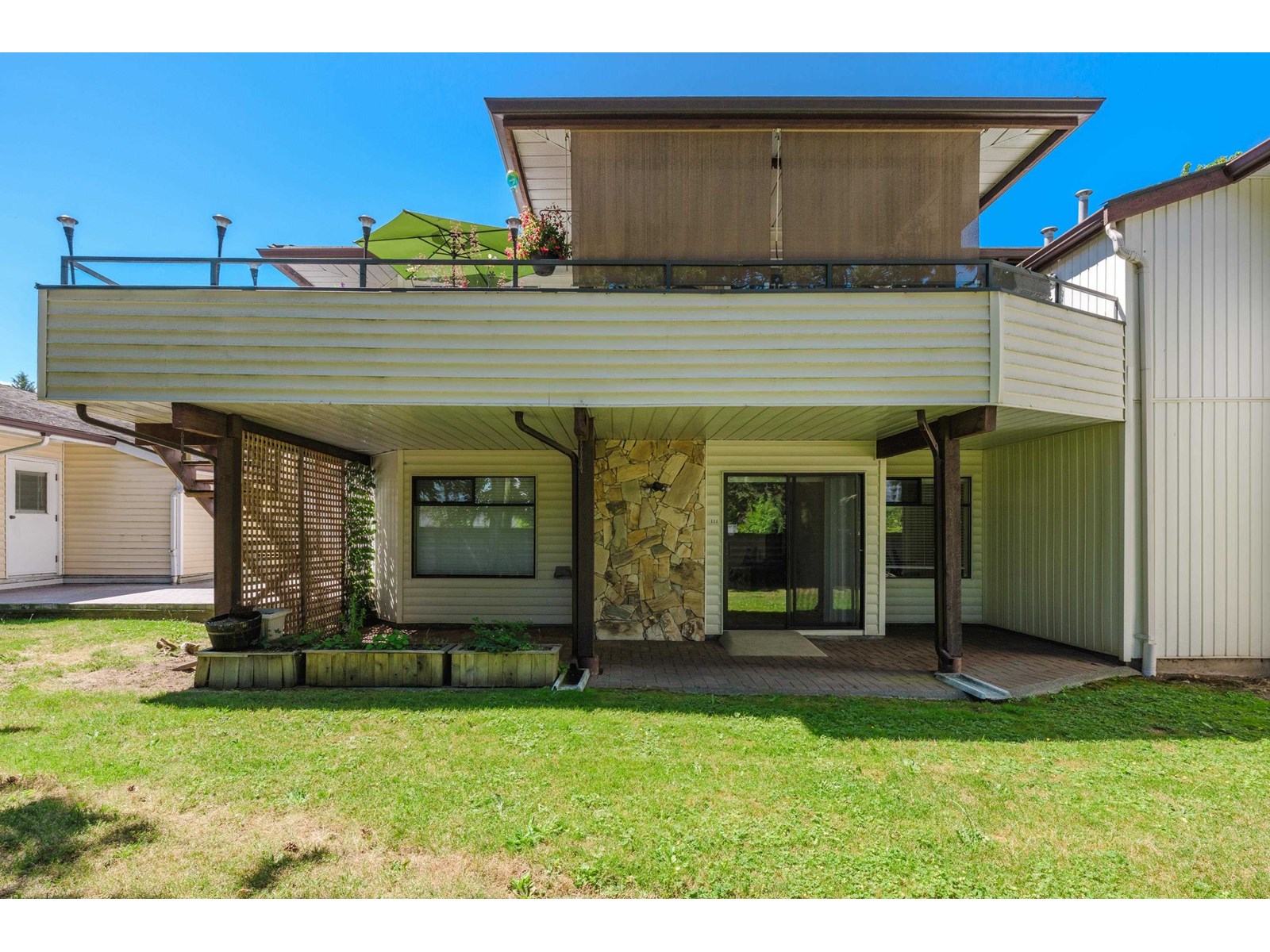 111 15153 98 Avenue, Surrey, British Columbia  V3R 9M8 - Photo 32 - R3027129