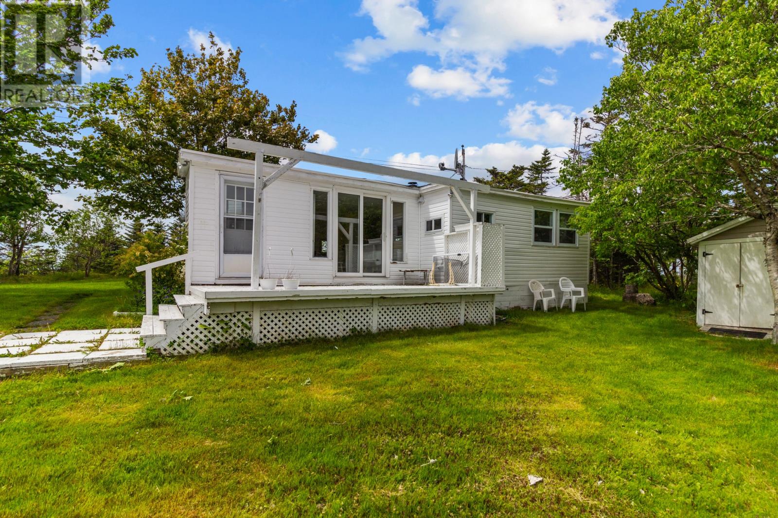 Property at 204 Vineland Road image 3