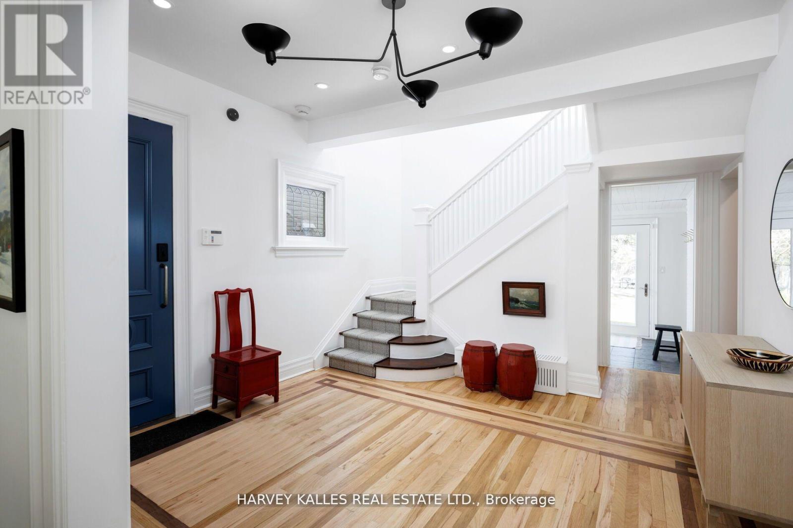 Property at 11 HAWTHORN AVENUE image 3