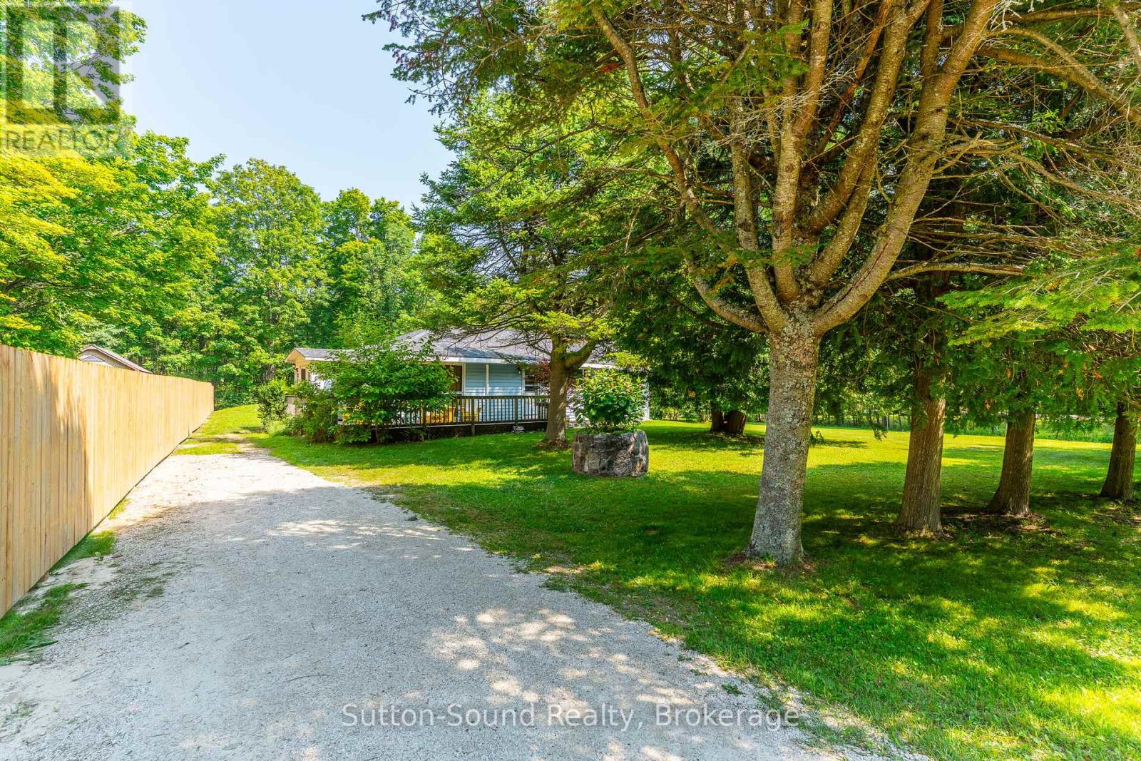 29 Avele Road, South Bruce Peninsula, Ontario  N0H 1X0 - Photo 3 - X12288017