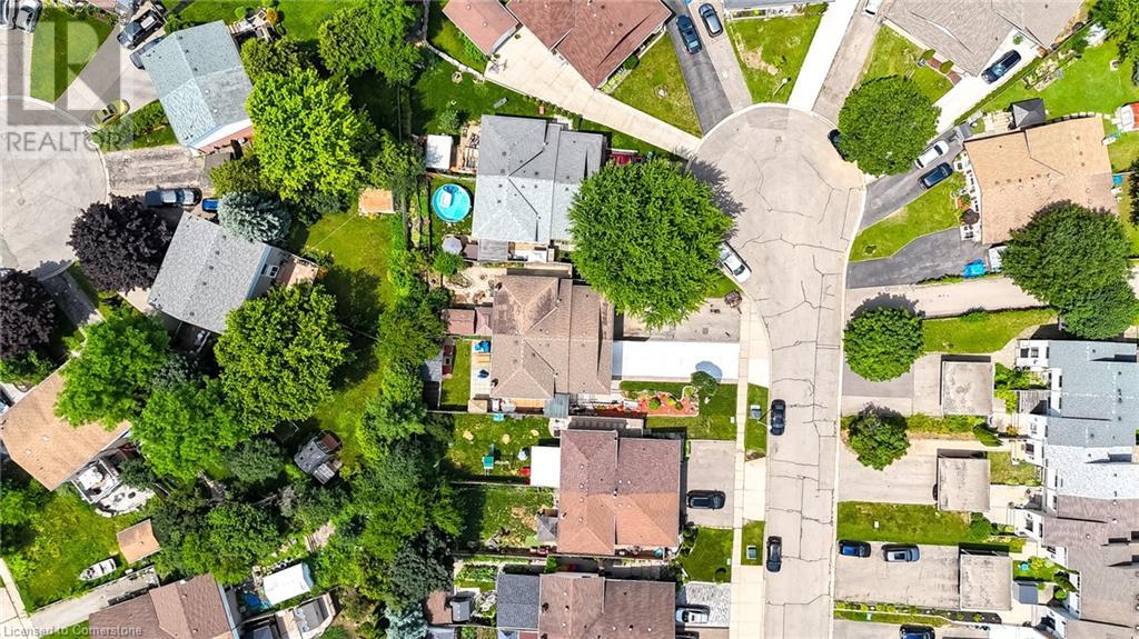 Property at 85 FROBISHER Court image 3