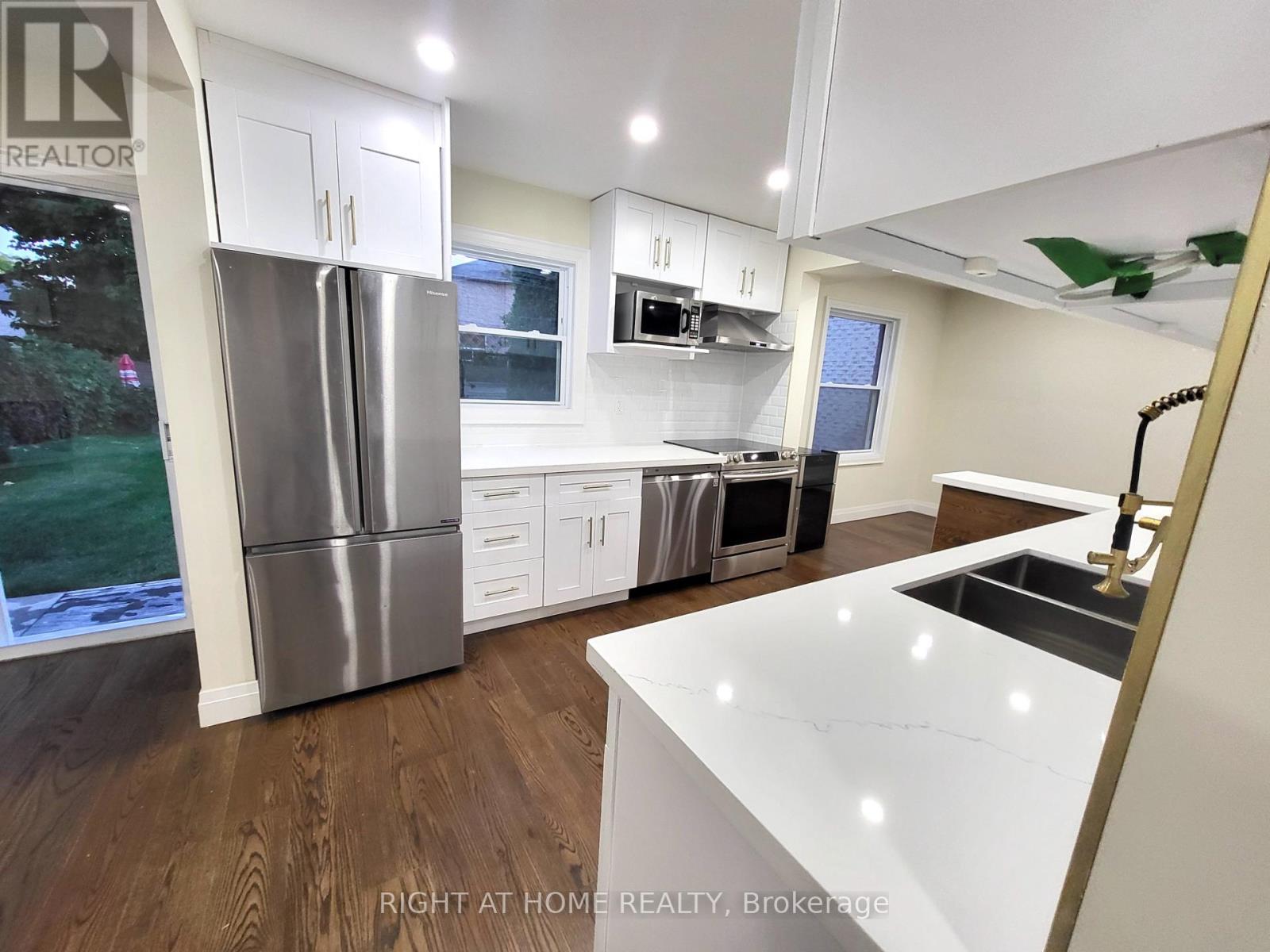 Property at 247 HICKLING TRAIL image 3