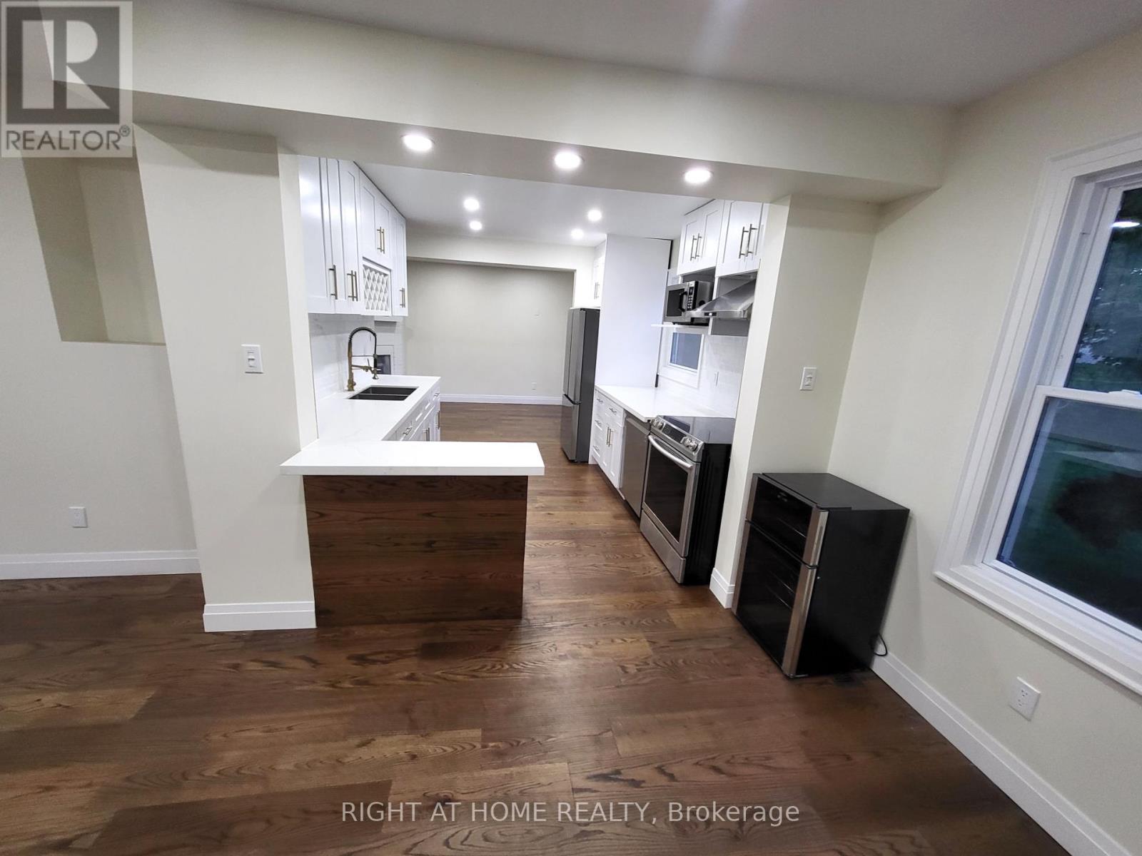 Property at 247 HICKLING TRAIL image 4