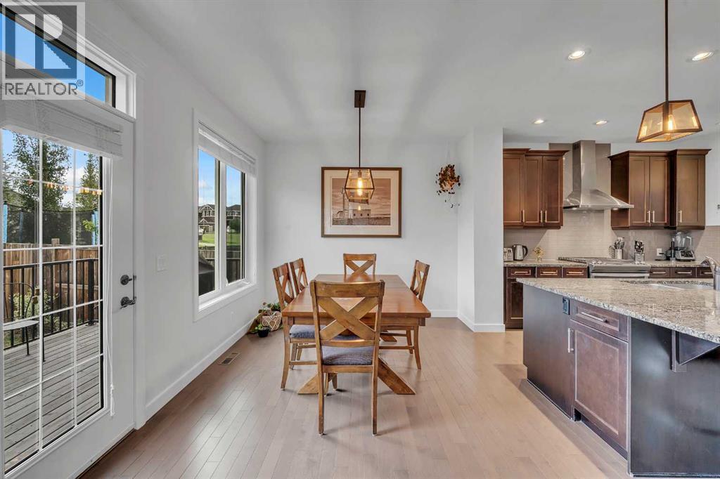 Property at 2667 Ravenslea Gardens SE image 2