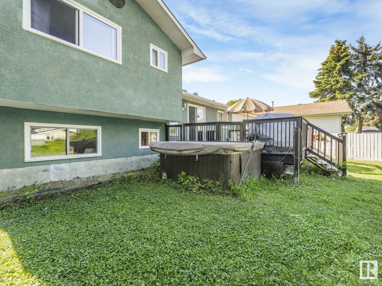 Property at 15107 65 ST NW image 4