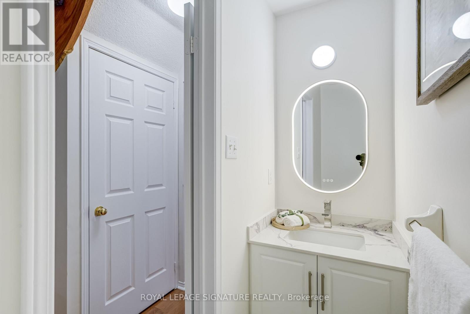 61 Cedarwood Crescent, Brampton, Ontario  L6X 4J9 - Photo 25 - W12287946