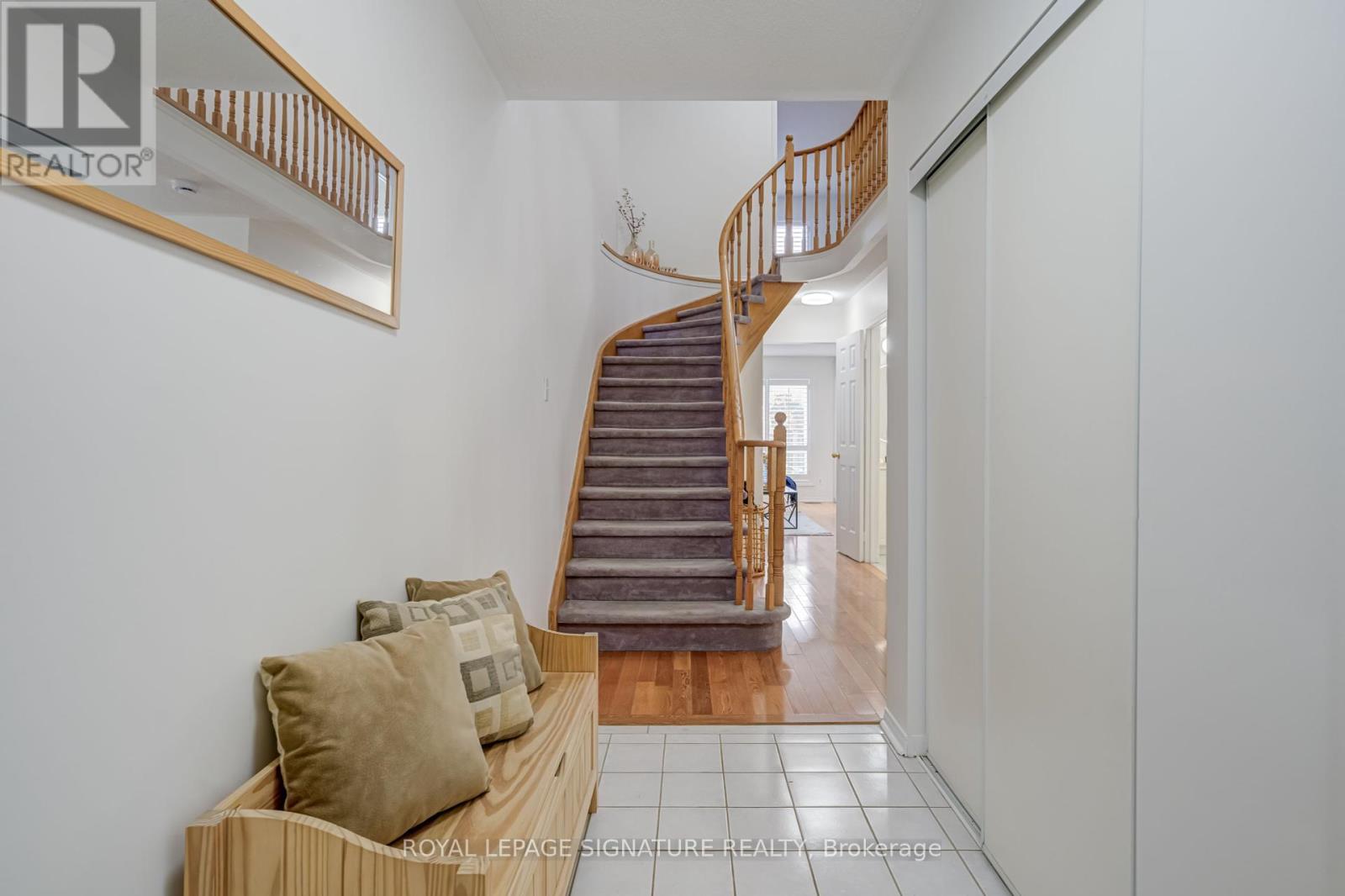 61 Cedarwood Crescent, Brampton, Ontario  L6X 4J9 - Photo 3 - W12287946