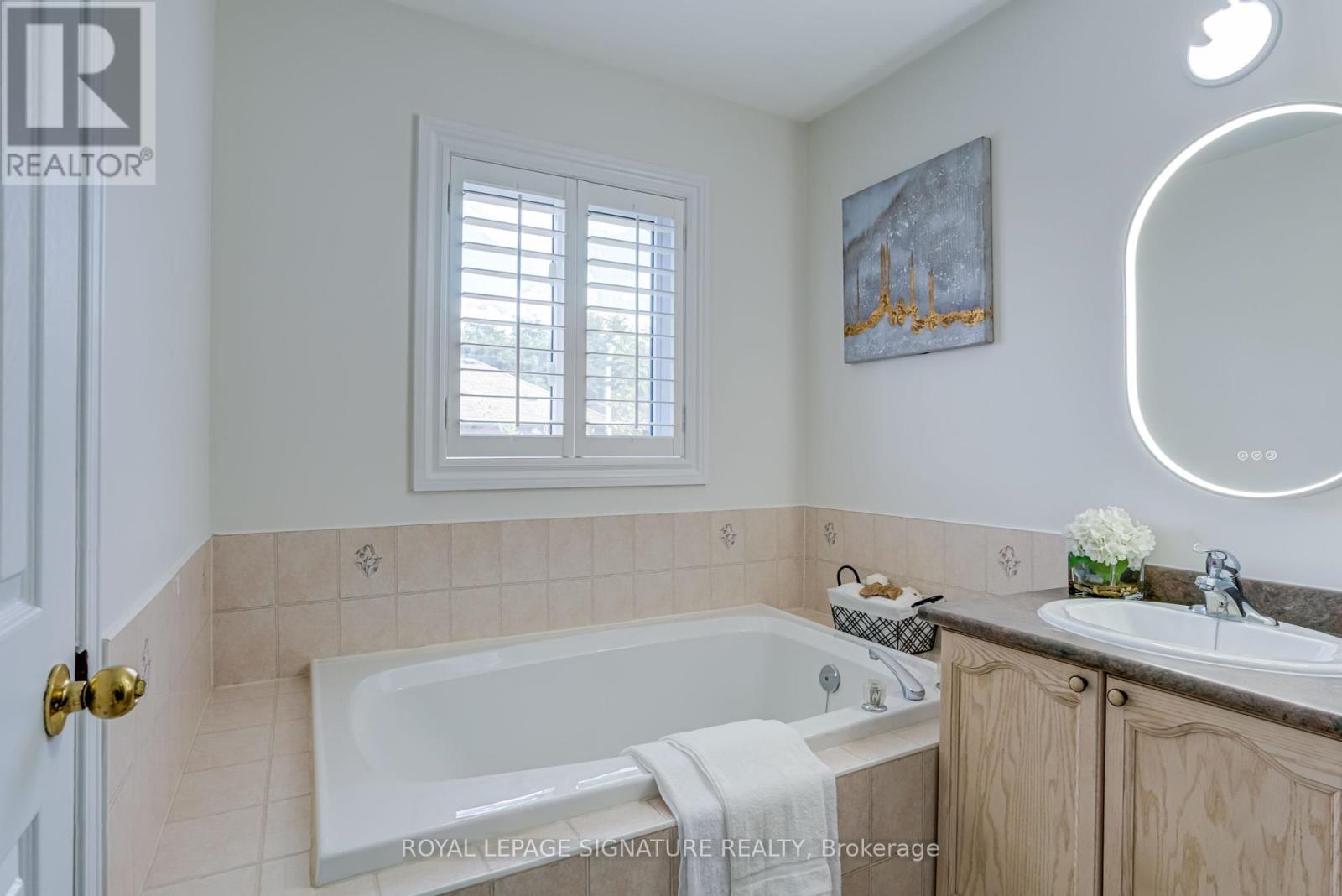 61 Cedarwood Crescent, Brampton, Ontario  L6X 4J9 - Photo 34 - W12287946