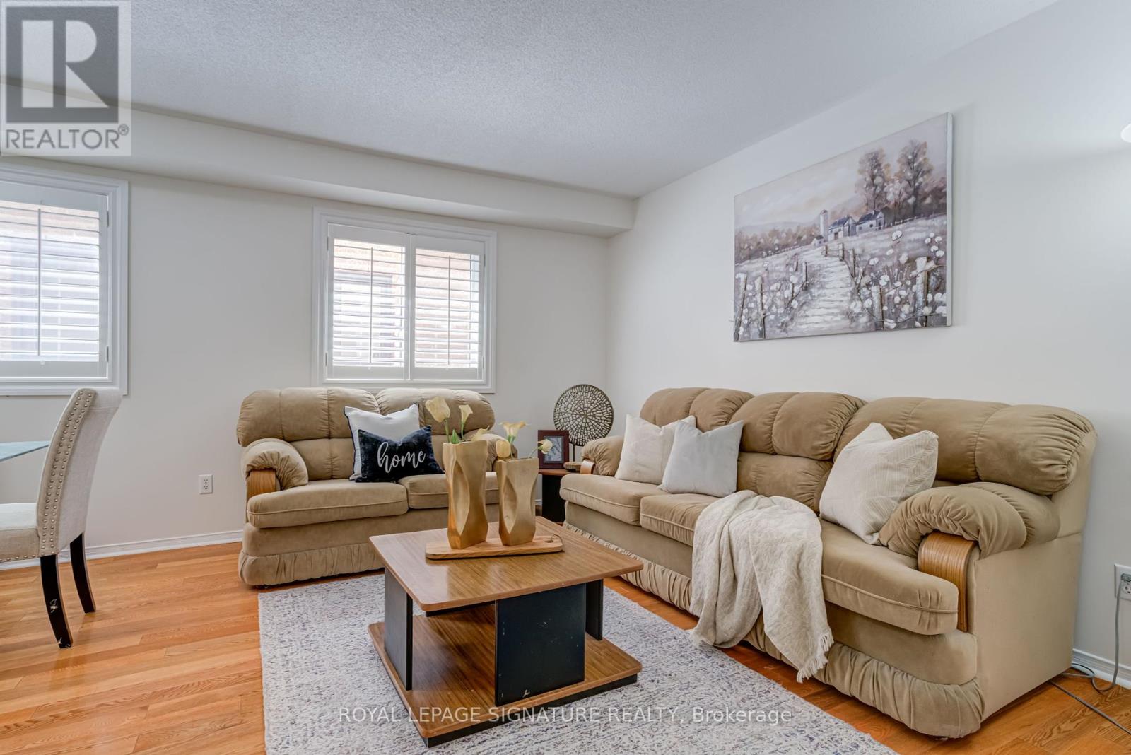 61 Cedarwood Crescent, Brampton, Ontario  L6X 4J9 - Photo 5 - W12287946