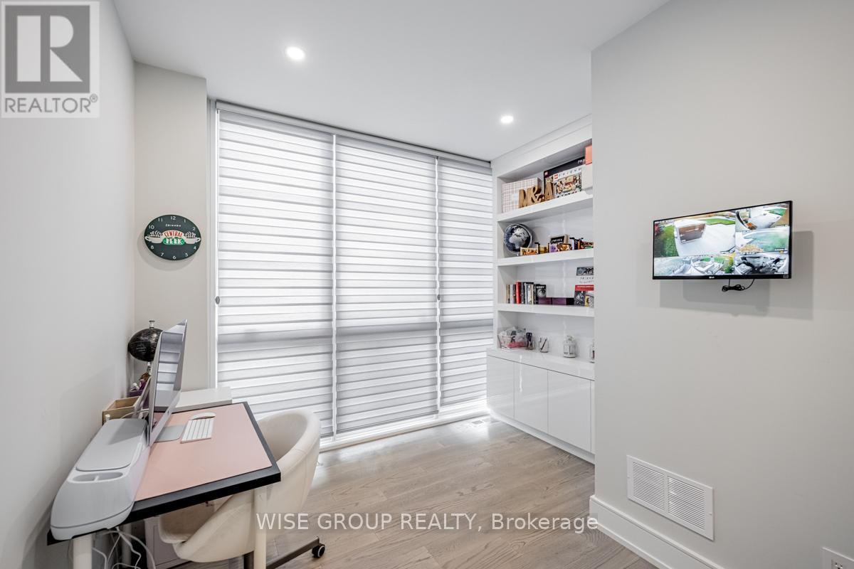 1322 Stanbury Road, Oakville, Ontario  L6L 2J4 - Photo 8 - W12288008