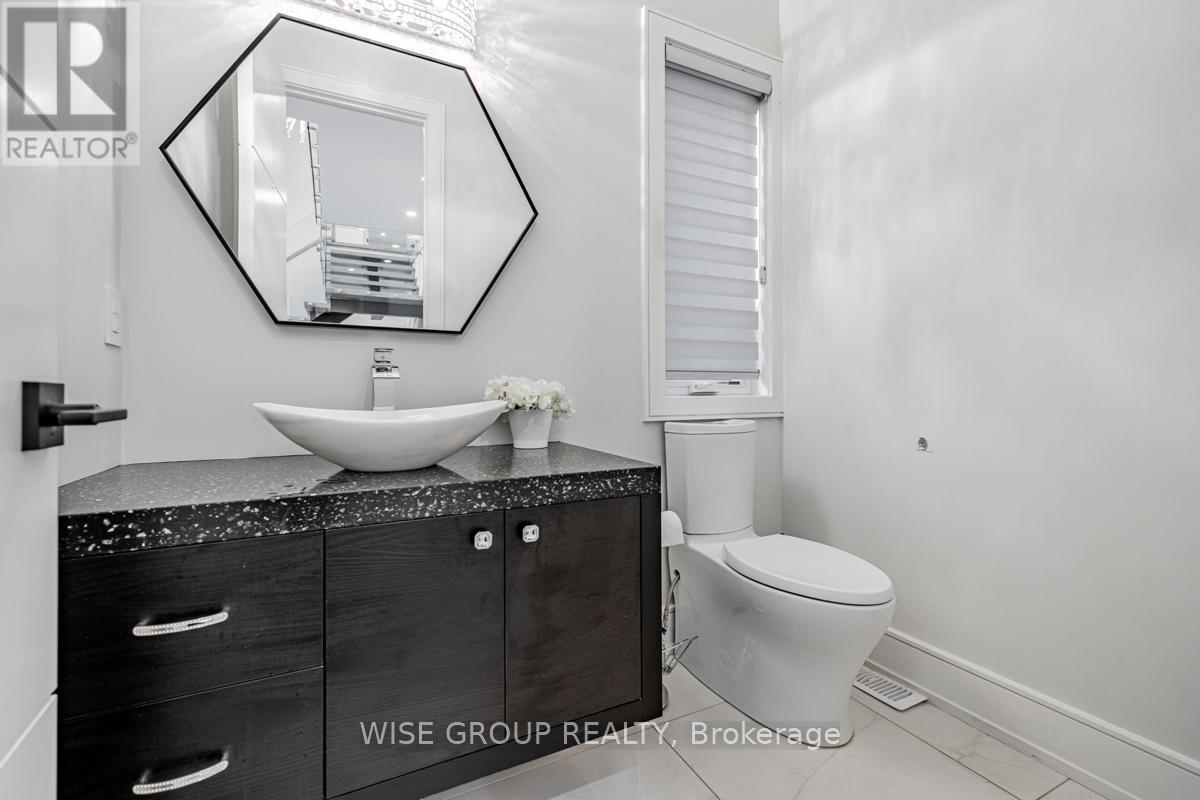 1322 Stanbury Road, Oakville, Ontario  L6L 2J4 - Photo 9 - W12288008