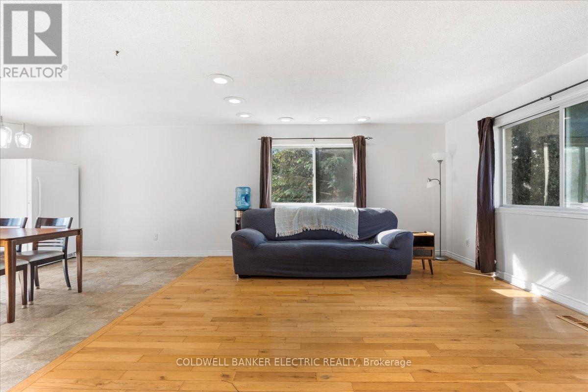 15 Mcintyre Road, Prince Edward County, Ontario  K0K 1A0 - Photo 10 - X12231905