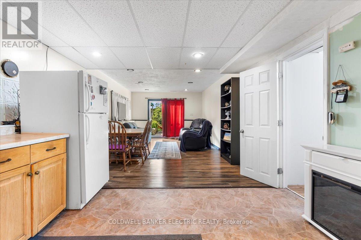 15 Mcintyre Road, Prince Edward County, Ontario  K0K 1A0 - Photo 12 - X12231905