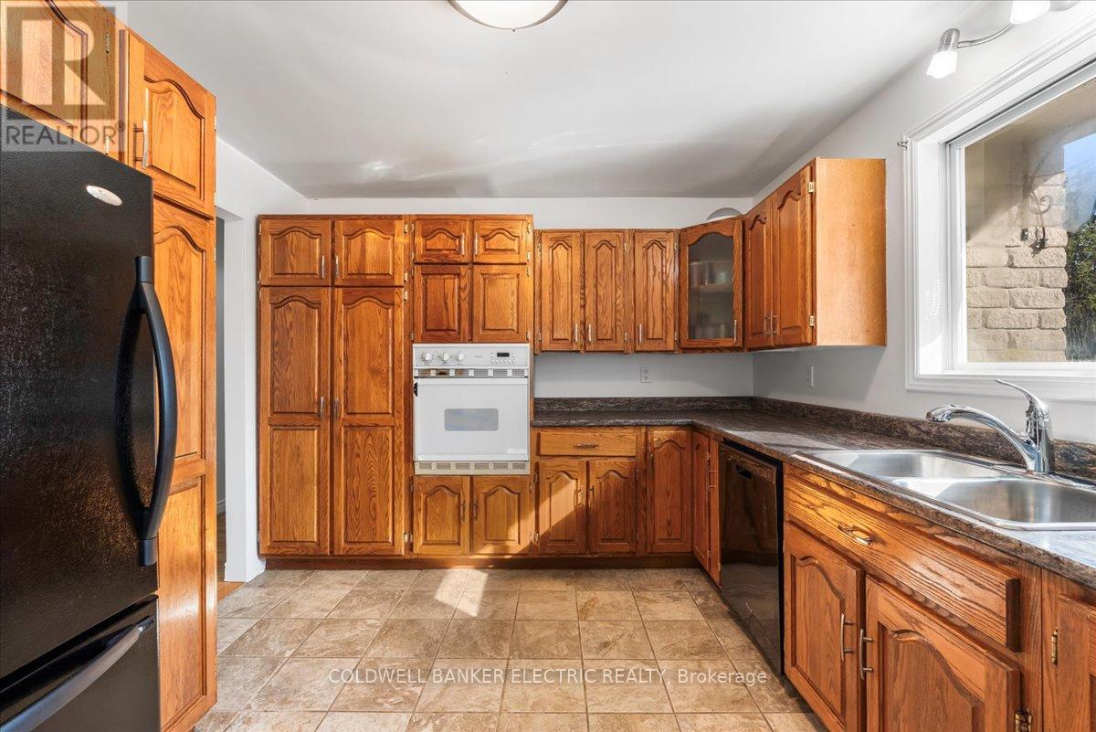 15 Mcintyre Road, Prince Edward County, Ontario  K0K 1A0 - Photo 19 - X12231905