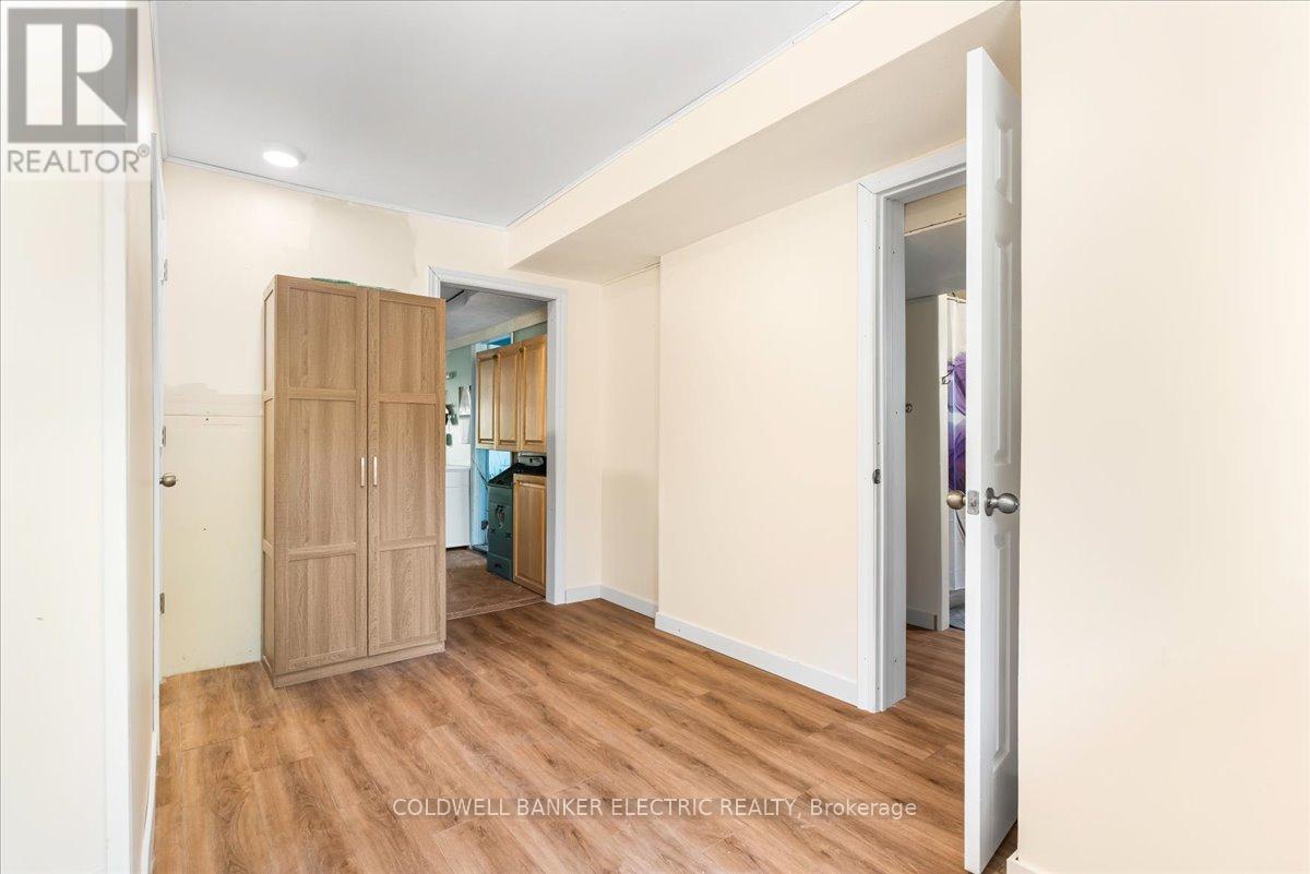 15 Mcintyre Road, Prince Edward County, Ontario  K0K 1A0 - Photo 23 - X12231905