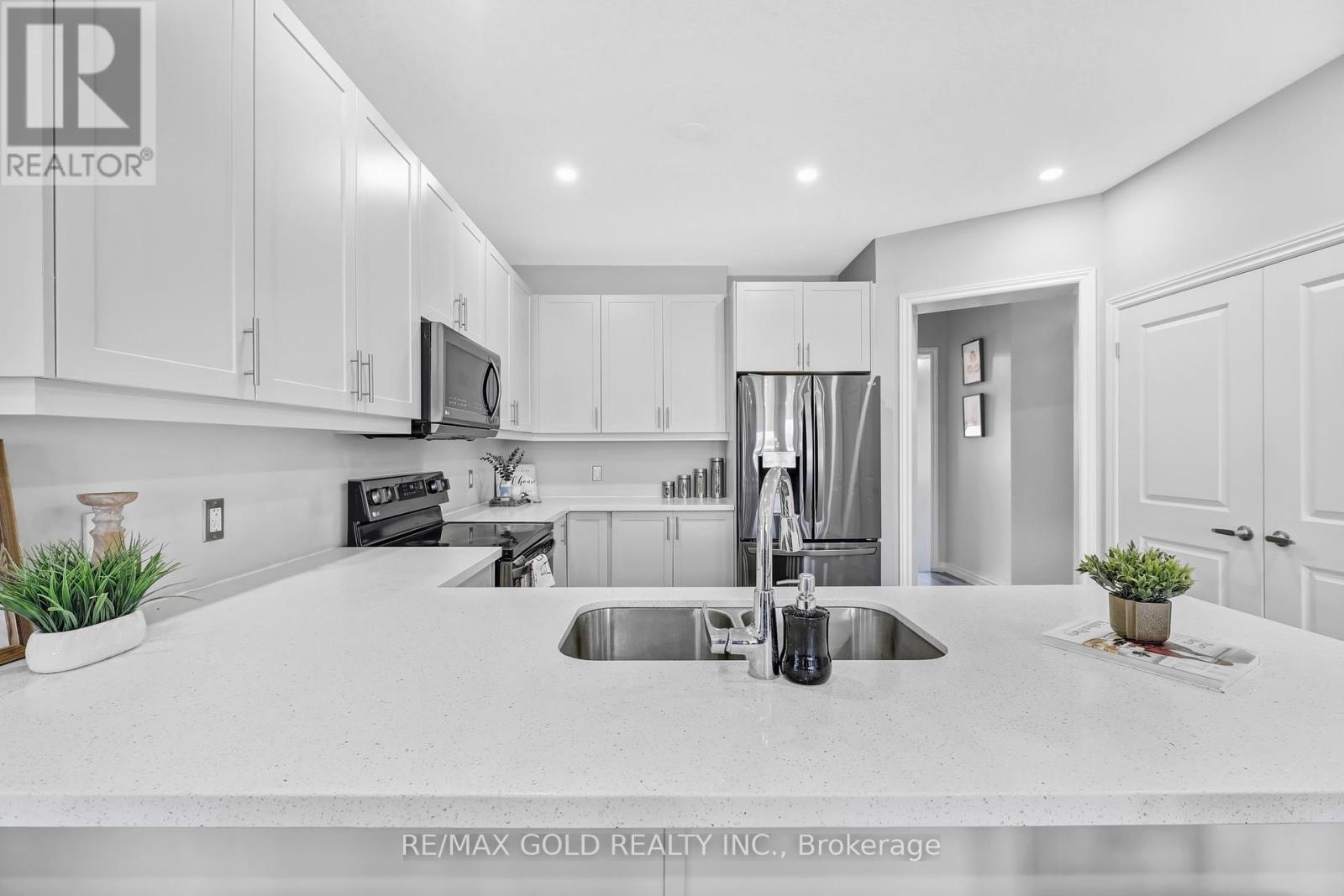 45 Harvest Avenue, Tillsonburg, Ontario  N4G 0H9 - Photo 15 - X12287913