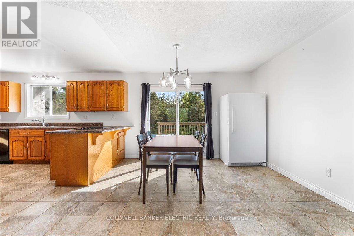 15 Mcintyre Road, Prince Edward County, Ontario  K0K 1A0 - Photo 17 - X12231905