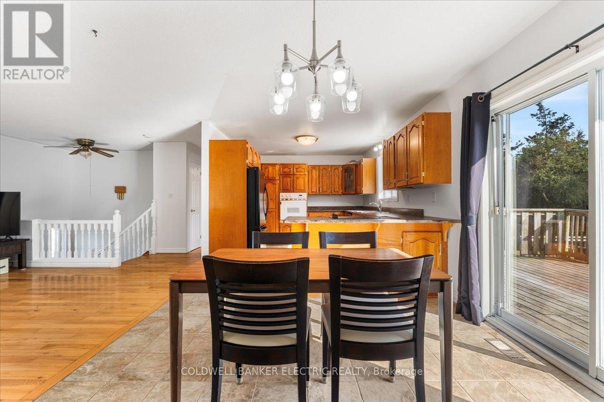 15 Mcintyre Road, Prince Edward County, Ontario  K0K 1A0 - Photo 11 - X12231905