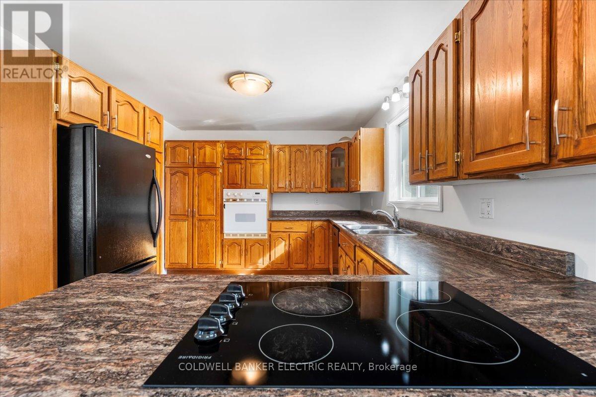 15 Mcintyre Road, Prince Edward County, Ontario  K0K 1A0 - Photo 13 - X12231905