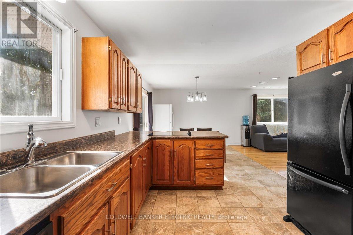 15 Mcintyre Road, Prince Edward County, Ontario  K0K 1A0 - Photo 15 - X12231905