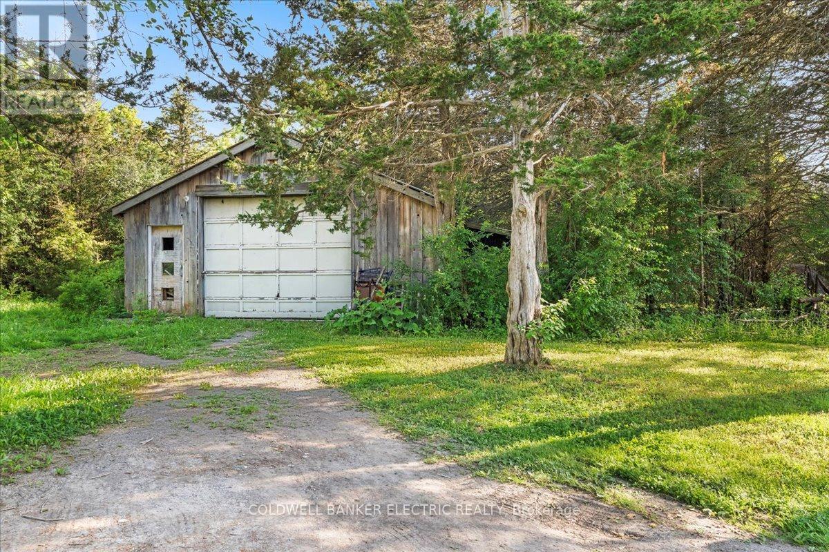 15 Mcintyre Road, Prince Edward County, Ontario  K0K 1A0 - Photo 36 - X12231905
