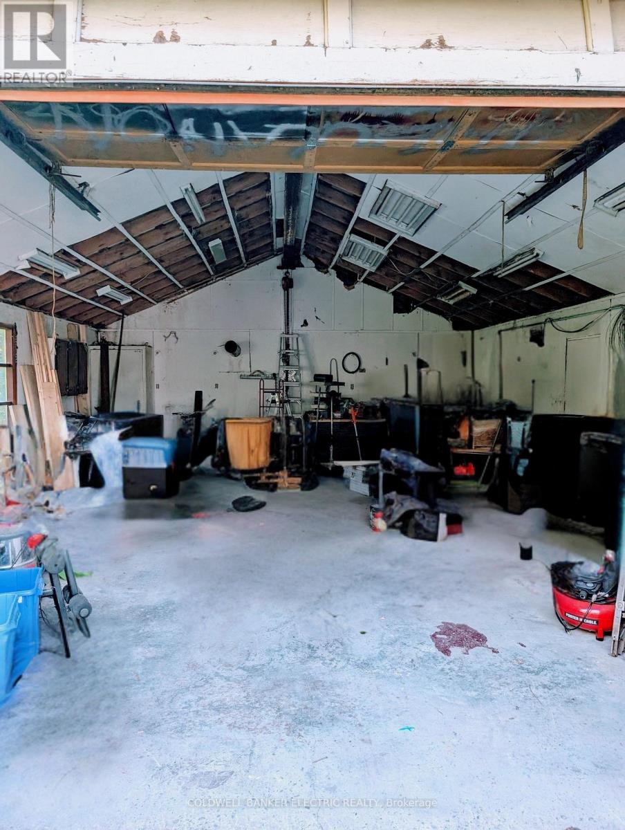 15 Mcintyre Road, Prince Edward County, Ontario  K0K 1A0 - Photo 38 - X12231905