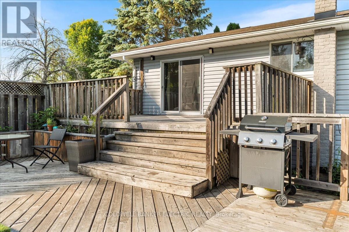 15 Mcintyre Road, Prince Edward County, Ontario  K0K 1A0 - Photo 44 - X12231905